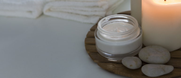 MASSAGGIO CON CANDELA CALDA