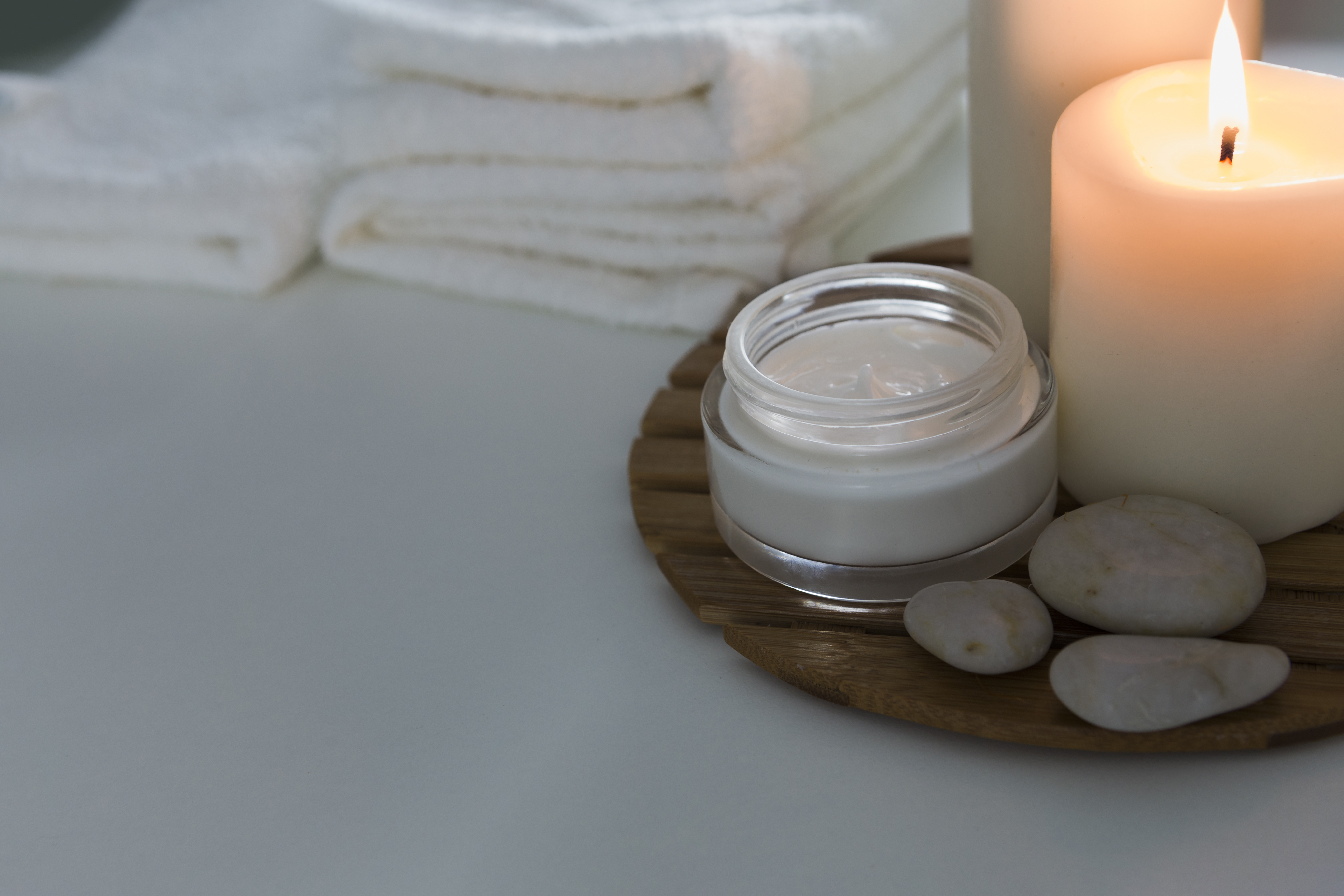 MASSAGGIO CON CANDELA CALDA